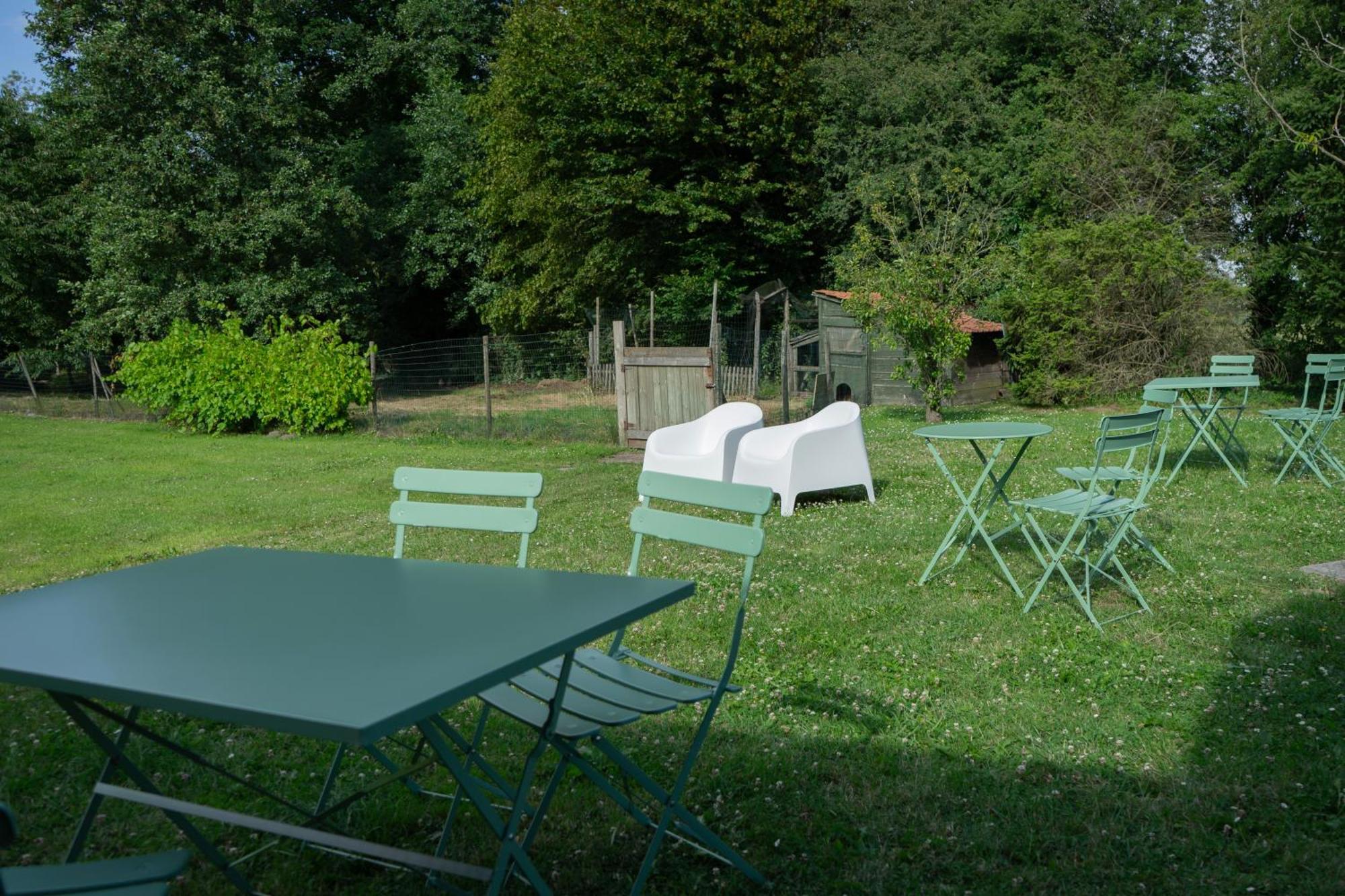 Au Petit Canteleu - Bed & Breakfast Beloeil Exteriör bild